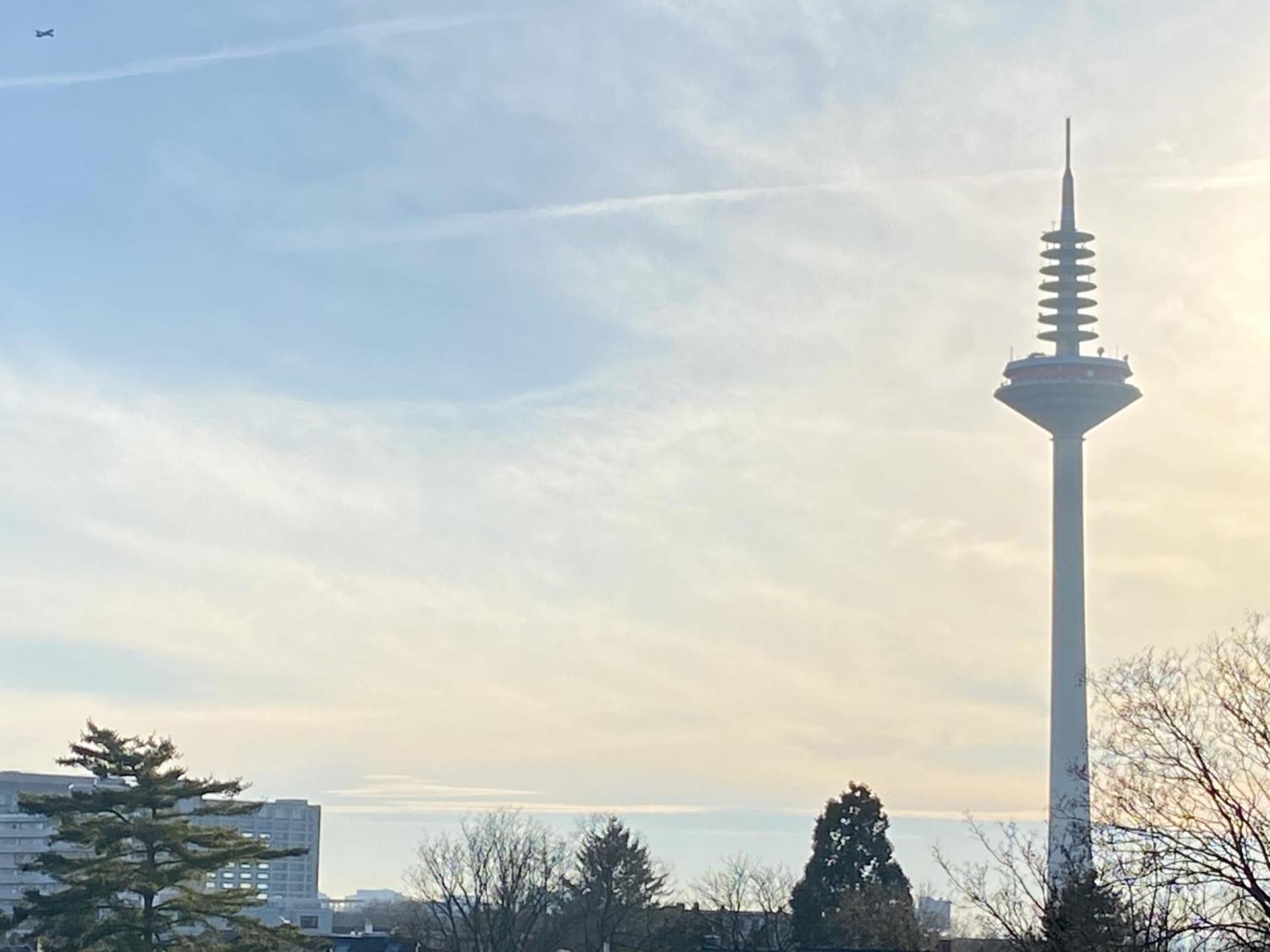 Schoenes Erwachen Im Frankfurter Penthouse Frankfurt pe Main Exterior foto